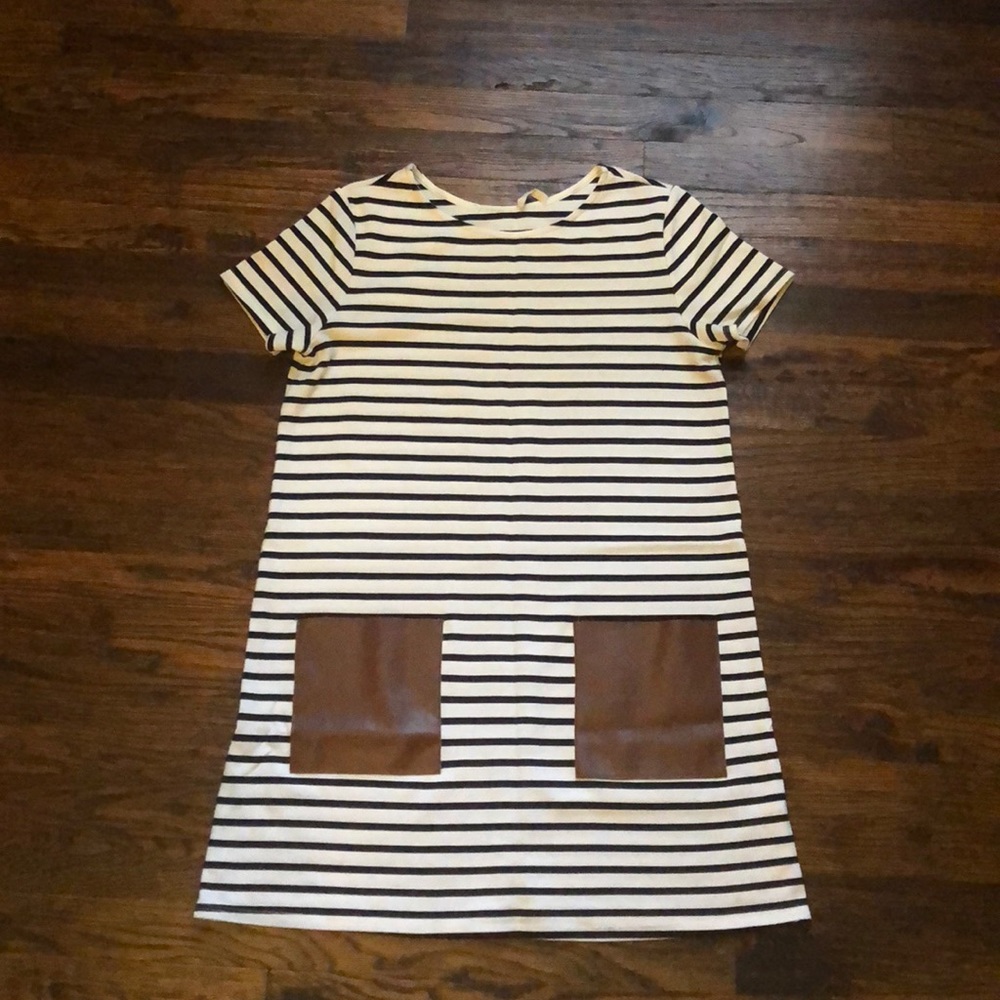 Striped dress with pockets.